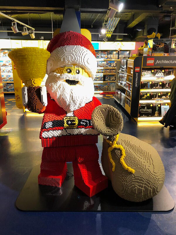 Hamleys, Lego, Christmas Campaign, Brand Strategy - Store Development , Lego Statue